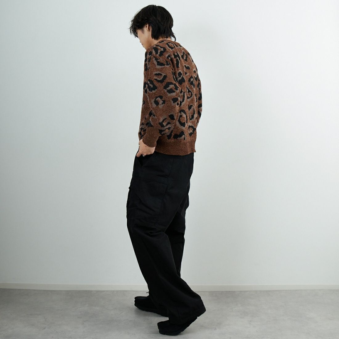 SLICK [スリック] モールヤーン レオパードジャカード プルオーバーニット [5151056] 500 BROWN &&モデル身長：179cm 着用サイズ：1&&