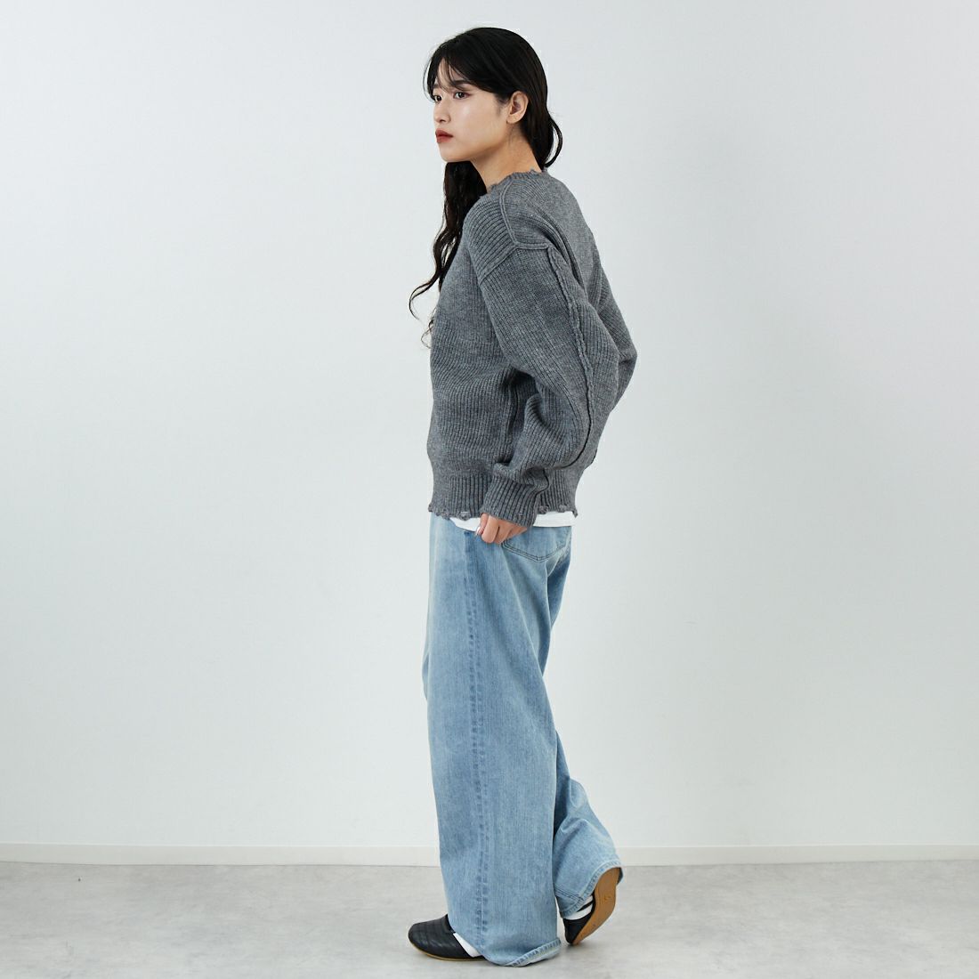 SLICK [スリック] マイクロヤーン クルーネックダメージニット [5151066] 801 H.GRAY &&モデル身長：162cm 着用サイズ：0&&