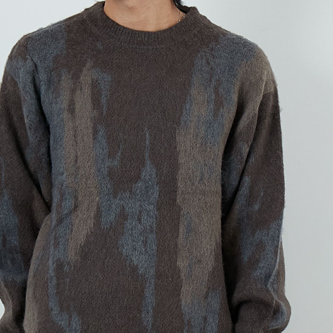 SLICK [スリック] シャギーモヘア アブストラクトジャガードプルオーバー [5151058] 500 BROWN &&モデル身長：179cm 着用サイズ：2&&