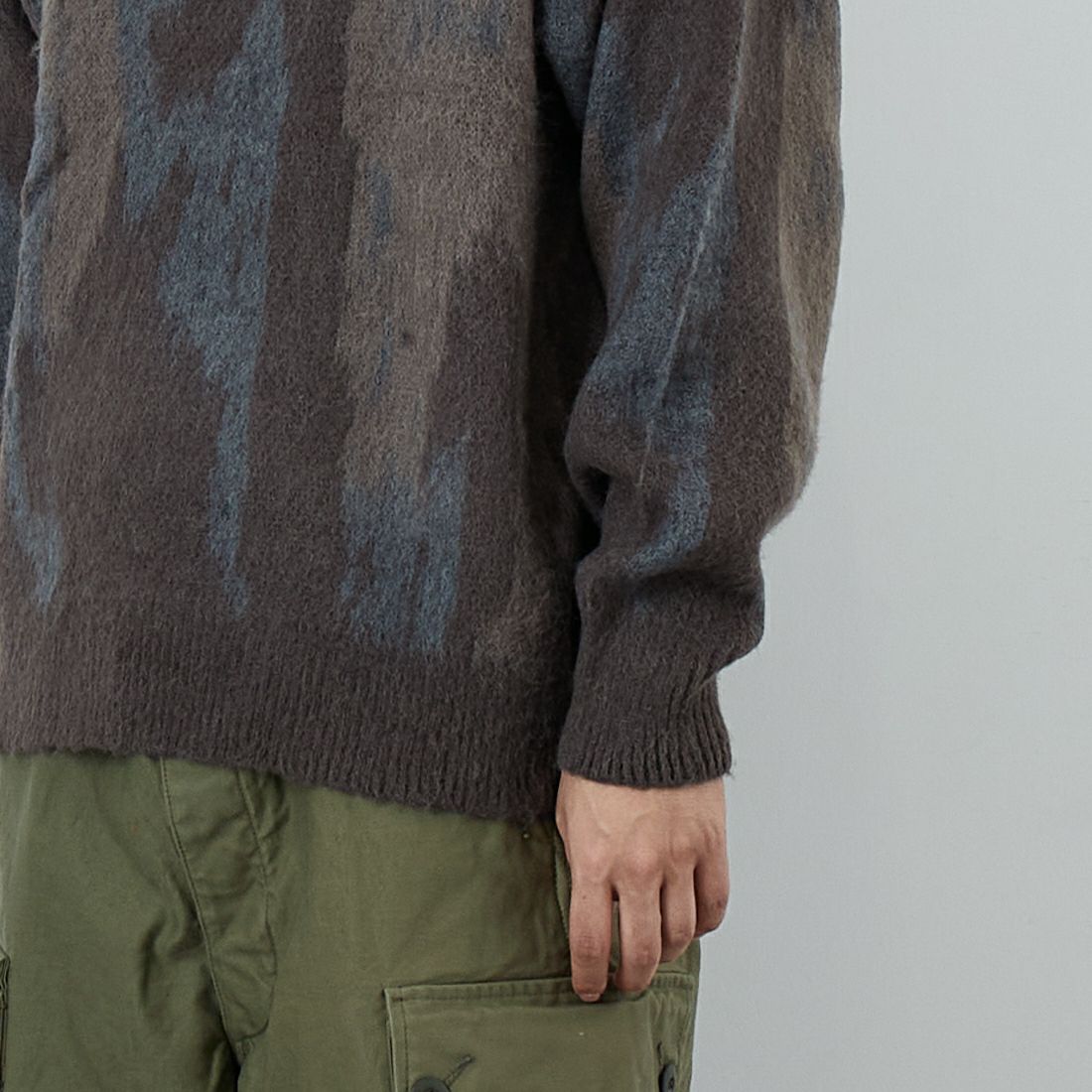 SLICK [スリック] シャギーモヘア アブストラクトジャガードプルオーバー [5151058] 500 BROWN &&モデル身長：179cm 着用サイズ：2&&