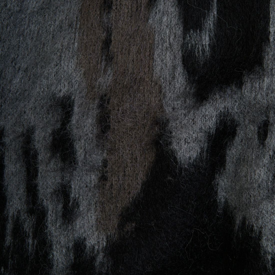 SLICK [スリック] シャギーモヘア アブストラクトジャガードプルオーバー [5151058] 700 BLACK