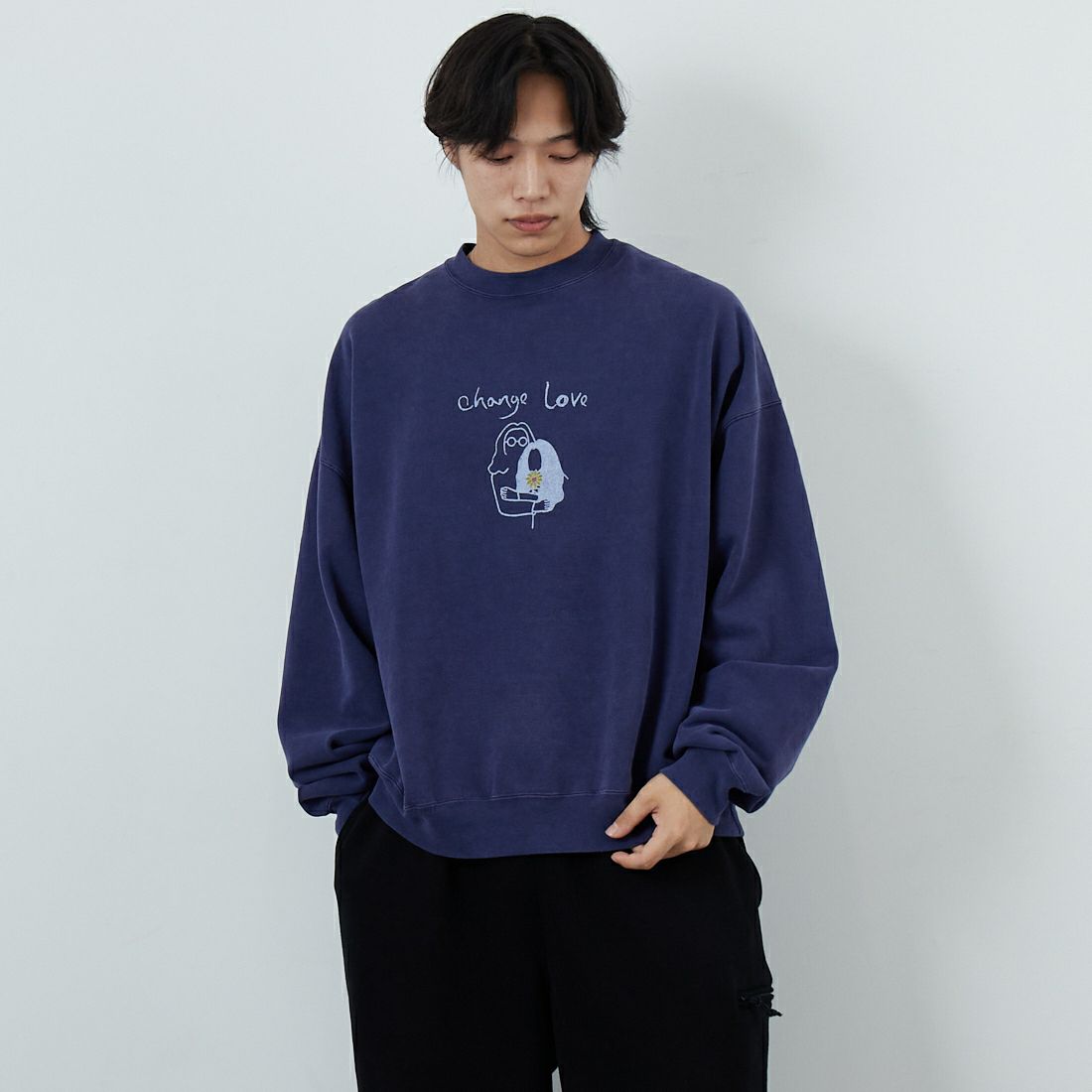REMI RELIEF [レミレリーフ] 別注 SP加工 ダメージクルーネックスウェット [RN29373272-JF] NAVY &&モデル身長：179cm 着用サイズ：L&&