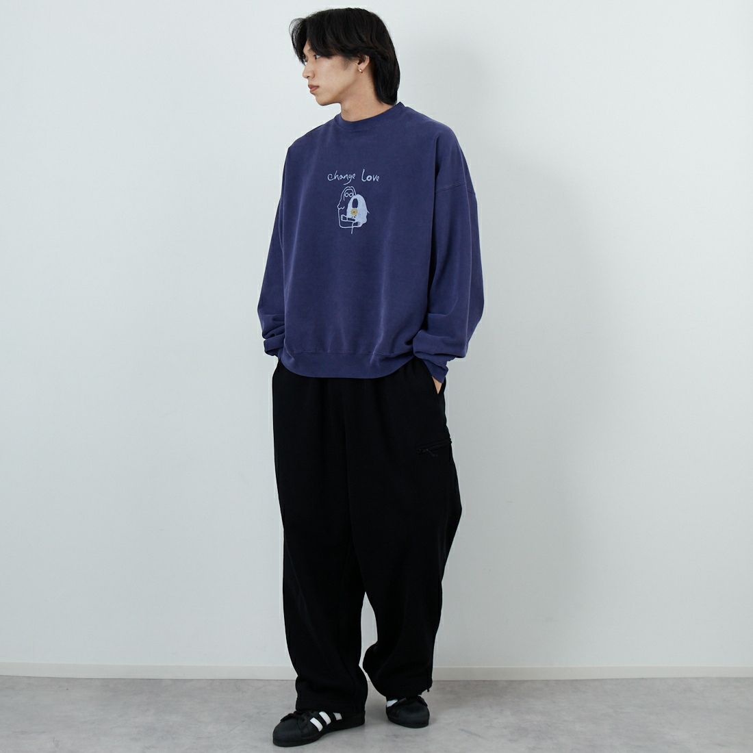 REMI RELIEF [レミレリーフ] 別注 SP加工 ダメージクルーネックスウェット [RN29373272-JF] NAVY &&モデル身長：179cm 着用サイズ：L&&