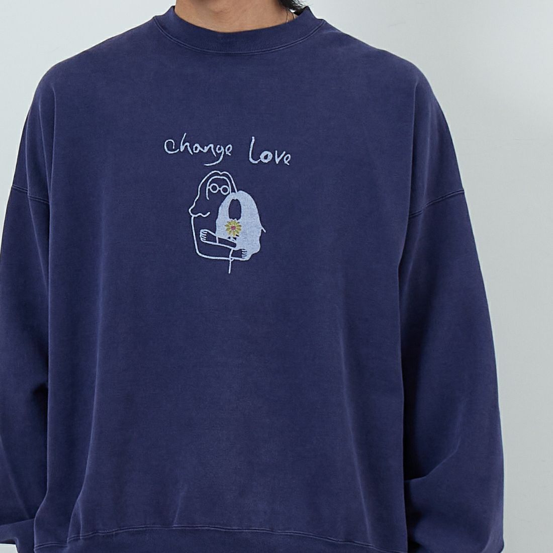 REMI RELIEF [レミレリーフ] 別注 SP加工 ダメージクルーネックスウェット [RN29373272-JF] NAVY &&モデル身長：179cm 着用サイズ：L&&