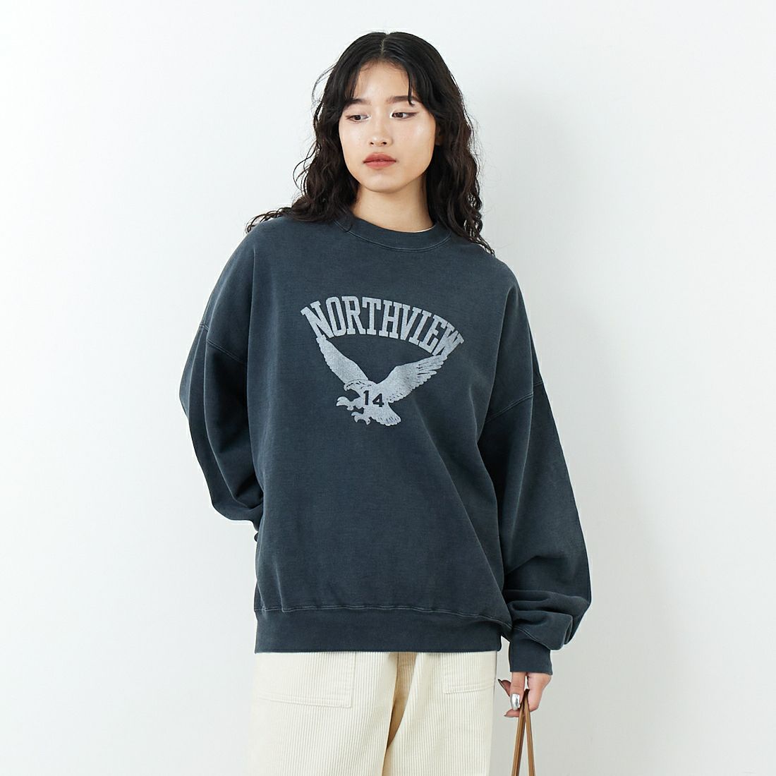 REMI RELIEF [レミレリーフ] 別注 SP加工 ダメージクルーネックスウェット [RN29373269-JF] BLACK &&モデル身長：162cm 着用サイズ：M&&