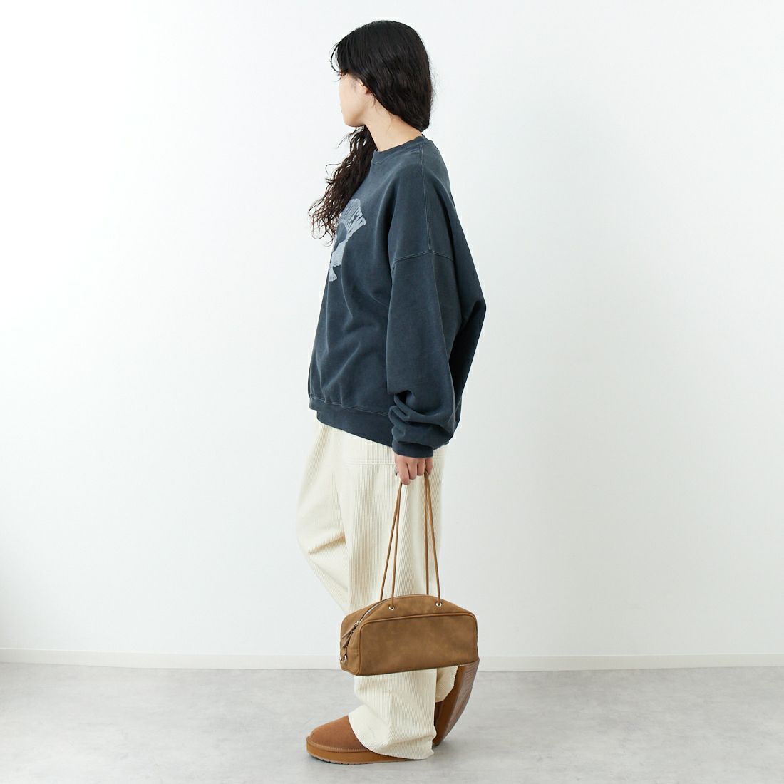 REMI RELIEF [レミレリーフ] 別注 SP加工 ダメージクルーネックスウェット [RN29373269-JF] BLACK &&モデル身長：162cm 着用サイズ：M&&