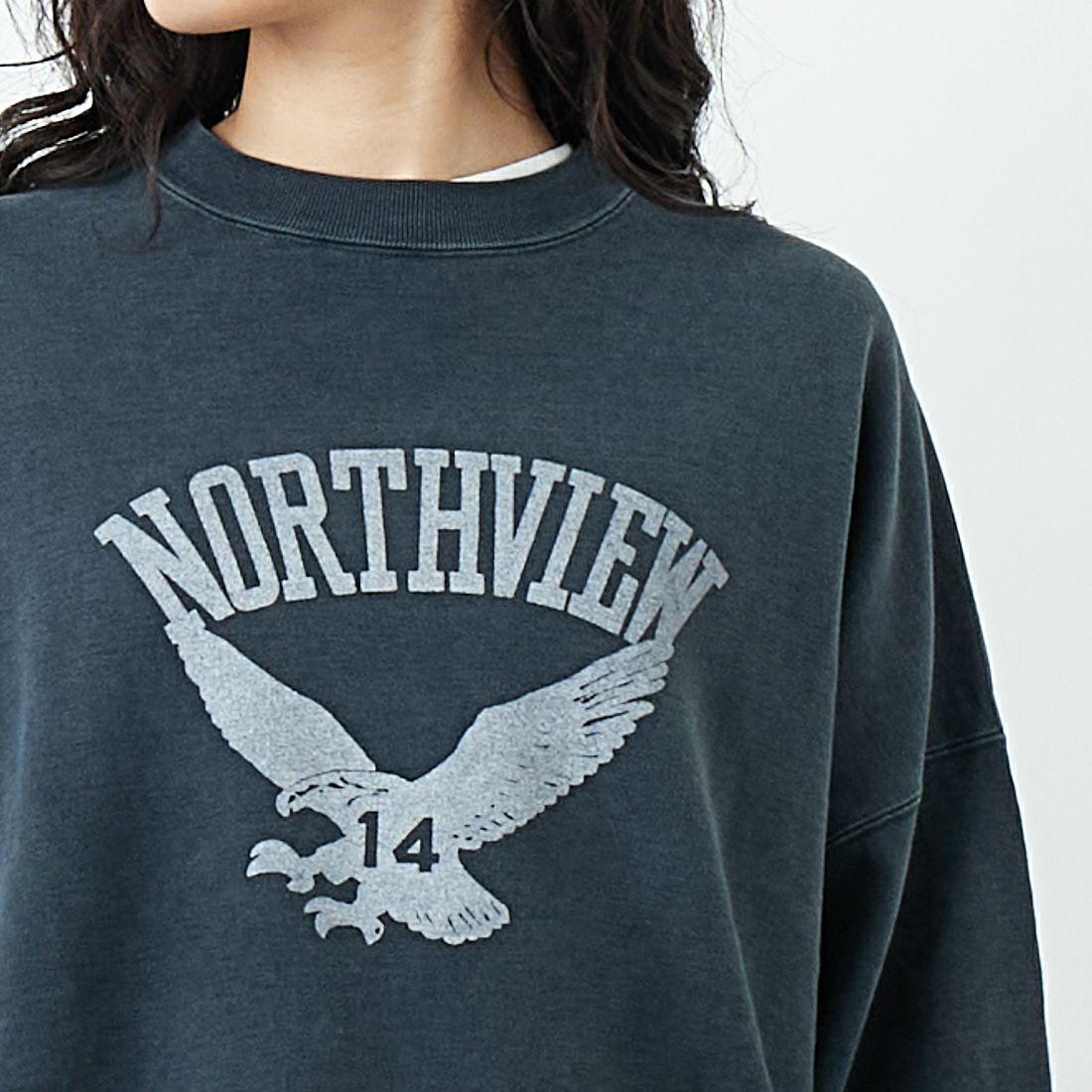 REMI RELIEF [レミレリーフ] 別注 SP加工 ダメージクルーネックスウェット [RN29373269-JF] BLACK &&モデル身長：162cm 着用サイズ：M&&