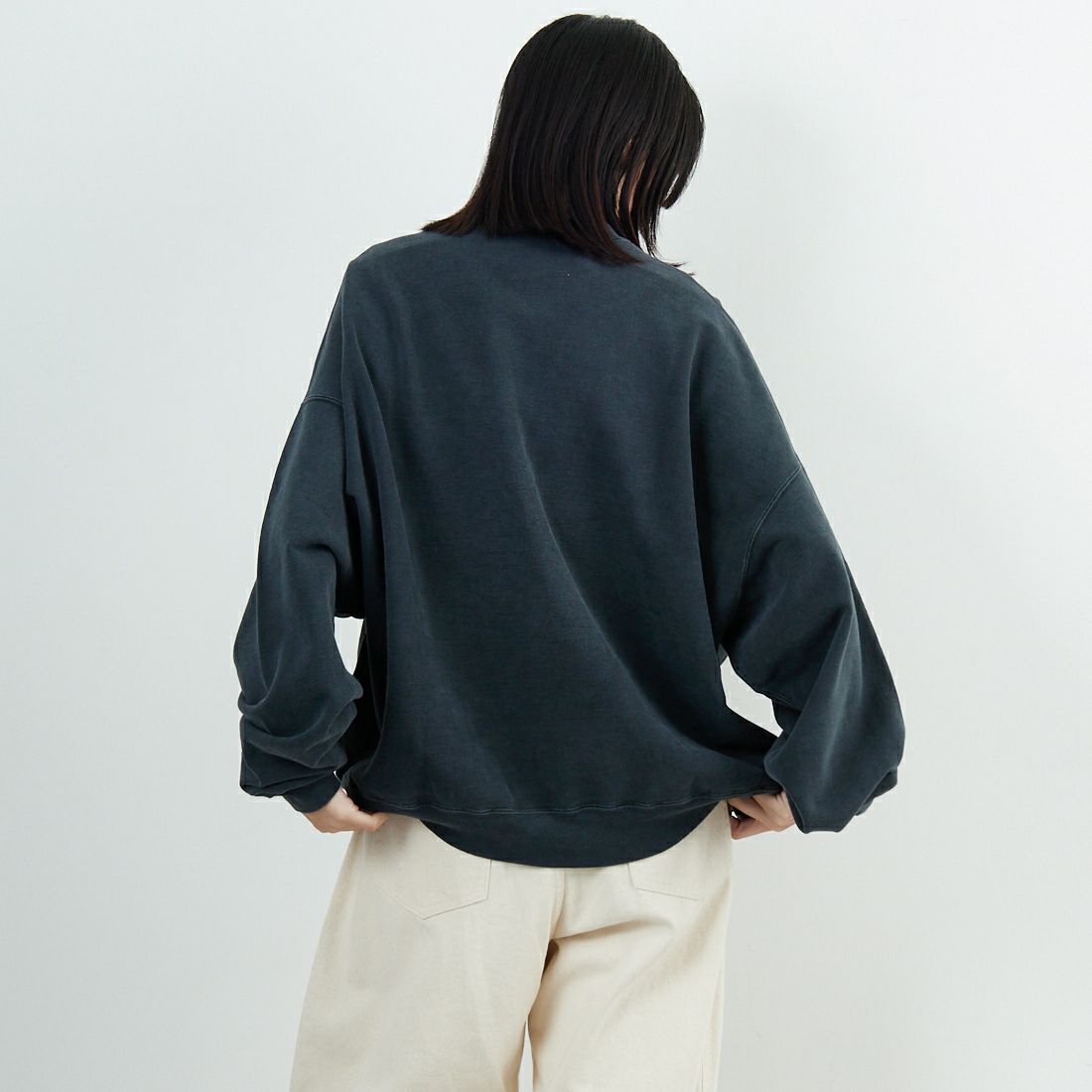 REMI RELIEF [レミレリーフ] 別注 SP加工 ダメージクルーネックスウェット [RN29373270-JF] BLACK &&モデル身長：162cm 着用サイズ：M&&