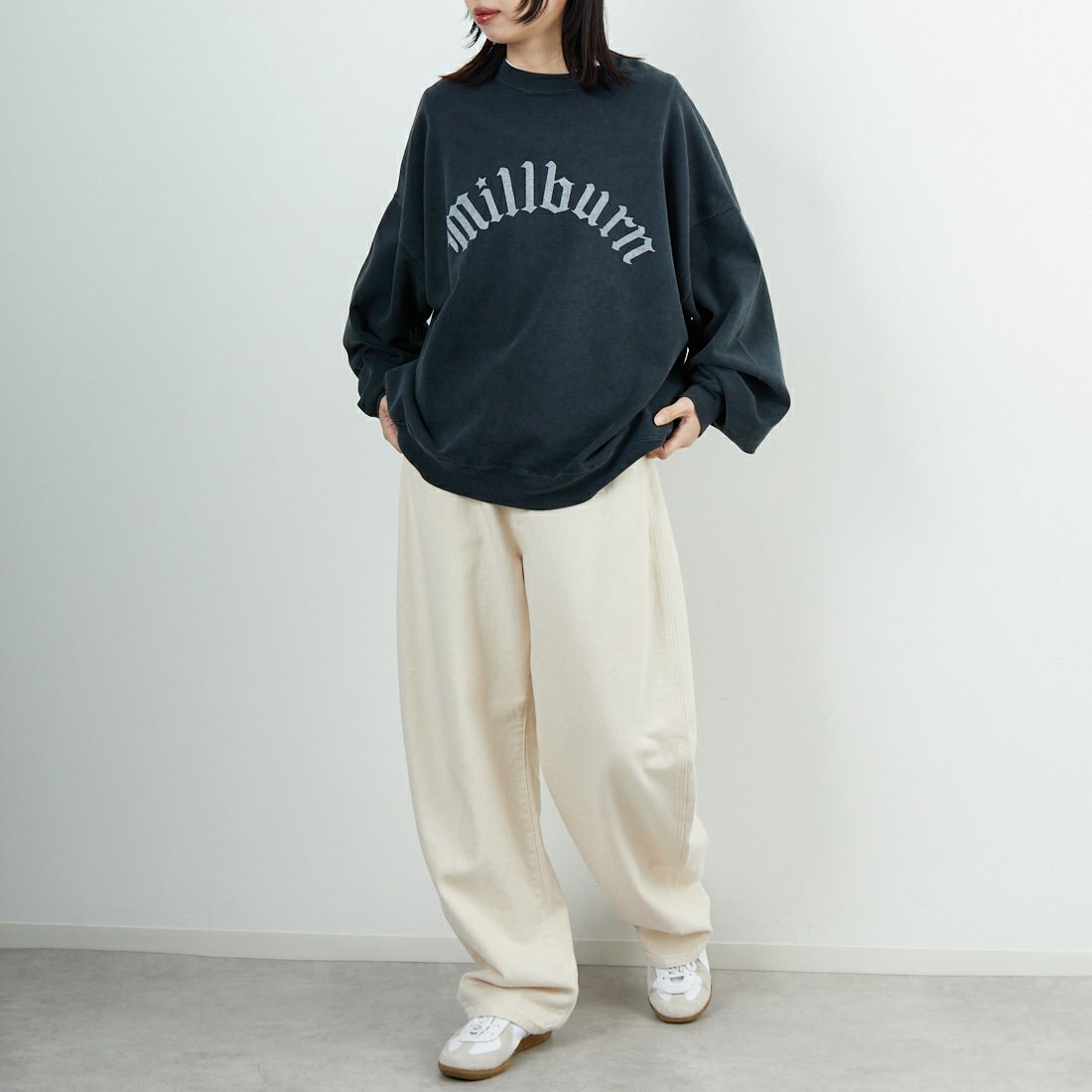 REMI RELIEF [レミレリーフ] 別注 SP加工 ダメージクルーネックスウェット [RN29373270-JF] BLACK &&モデル身長：162cm 着用サイズ：M&&