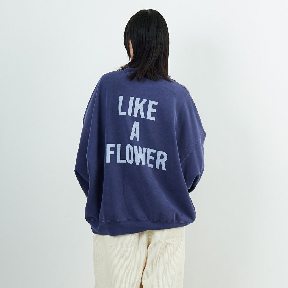 REMI RELIEF [レミレリーフ] 別注 SP加工 ダメージクルーネックスウェット [RN29373272-JF] NAVY &&モデル身長：162cm 着用サイズ：M&&