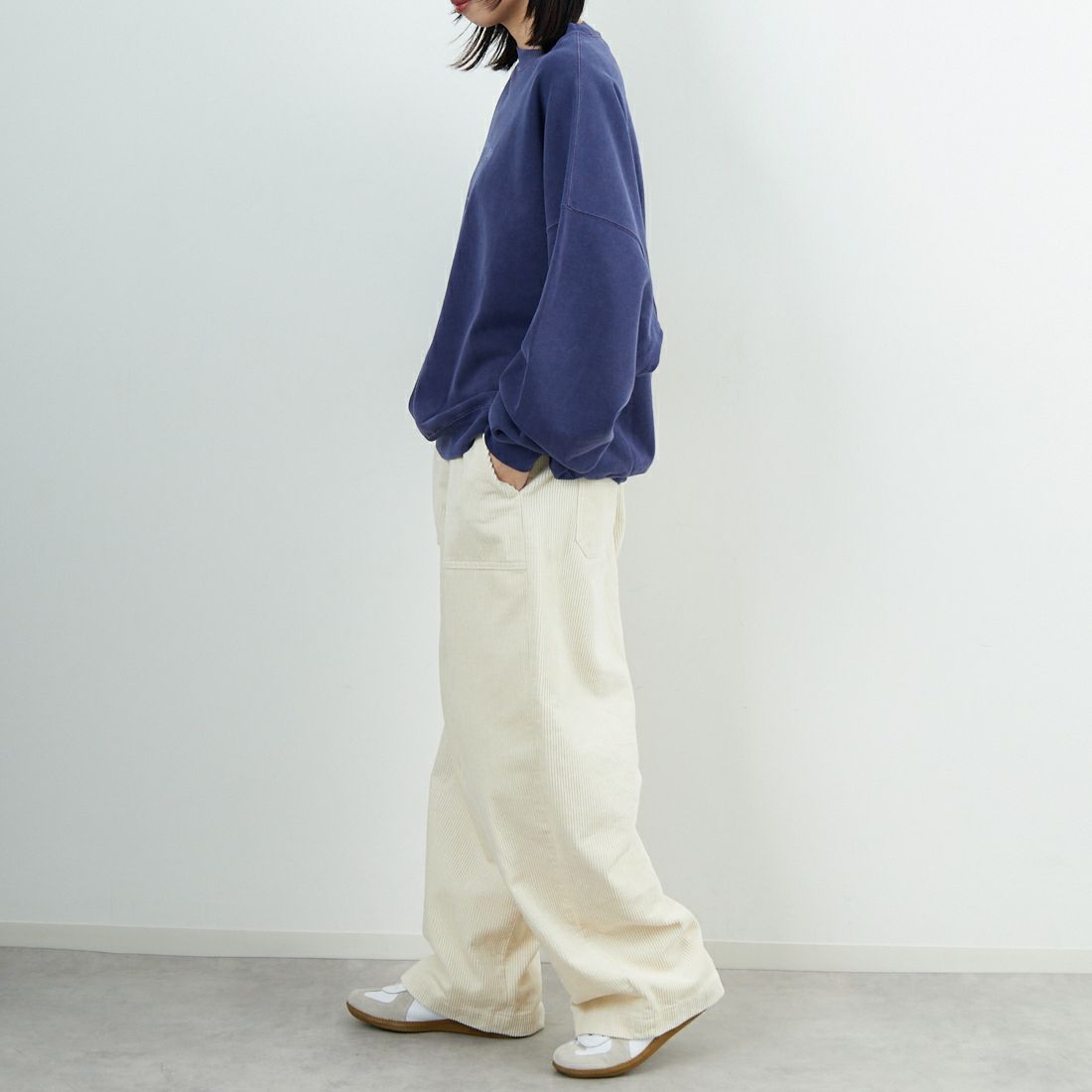 REMI RELIEF [レミレリーフ] 別注 SP加工 ダメージクルーネックスウェット [RN29373272-JF] NAVY &&モデル身長：162cm 着用サイズ：M&&