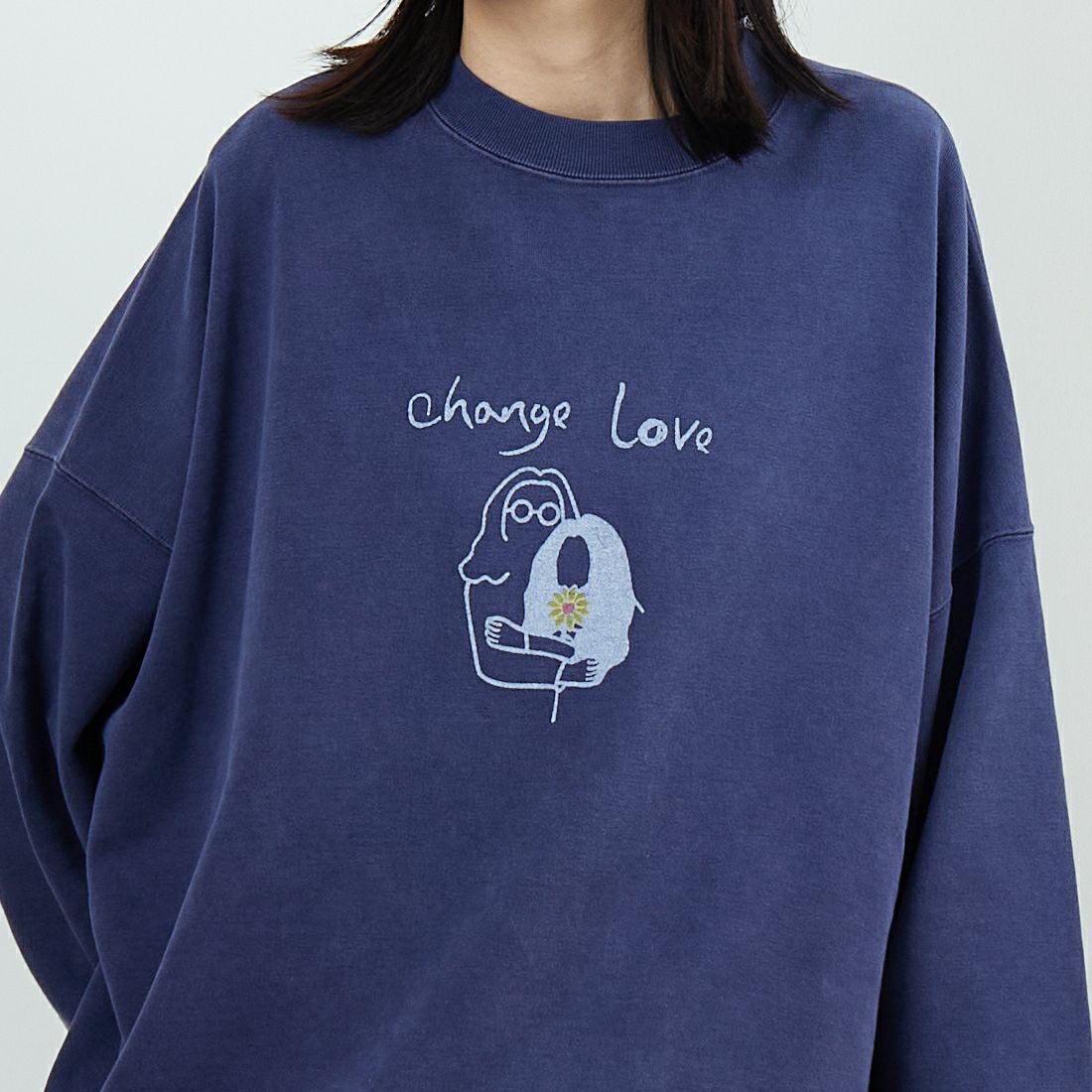 REMI RELIEF [レミレリーフ] 別注 SP加工 ダメージクルーネックスウェット [RN29373272-JF] NAVY &&モデル身長：162cm 着用サイズ：M&&