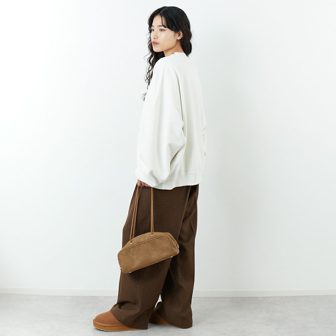 REMI RELIEF [レミレリーフ] 別注 SP加工 ダメージクルーネックスウェット [RN29373274-JF] OFF &&モデル身長：162cm 着用サイズ：M&&