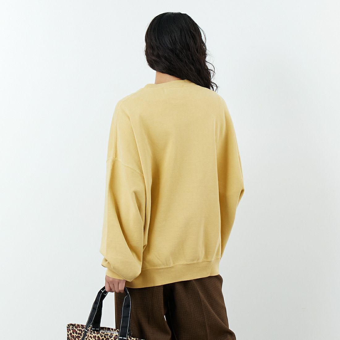 REMI RELIEF [レミレリーフ] 別注 SP加工 ダメージクルーネックスウェット [RN29373276-JF] MUSTARD &&モデル身長：162cm 着用サイズ：M&&
