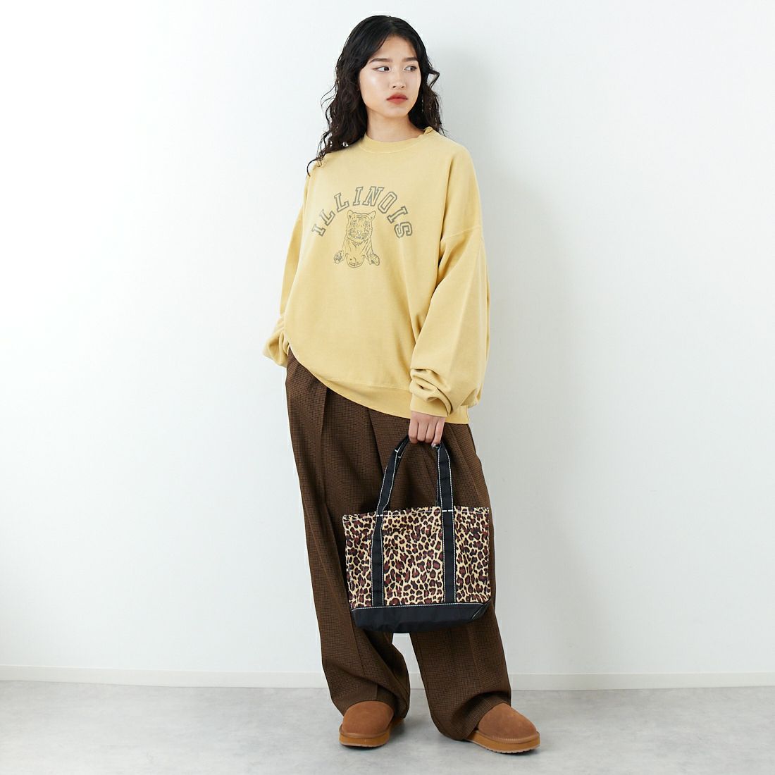 REMI RELIEF [レミレリーフ] 別注 SP加工 ダメージクルーネックスウェット [RN29373276-JF] MUSTARD &&モデル身長：162cm 着用サイズ：M&&