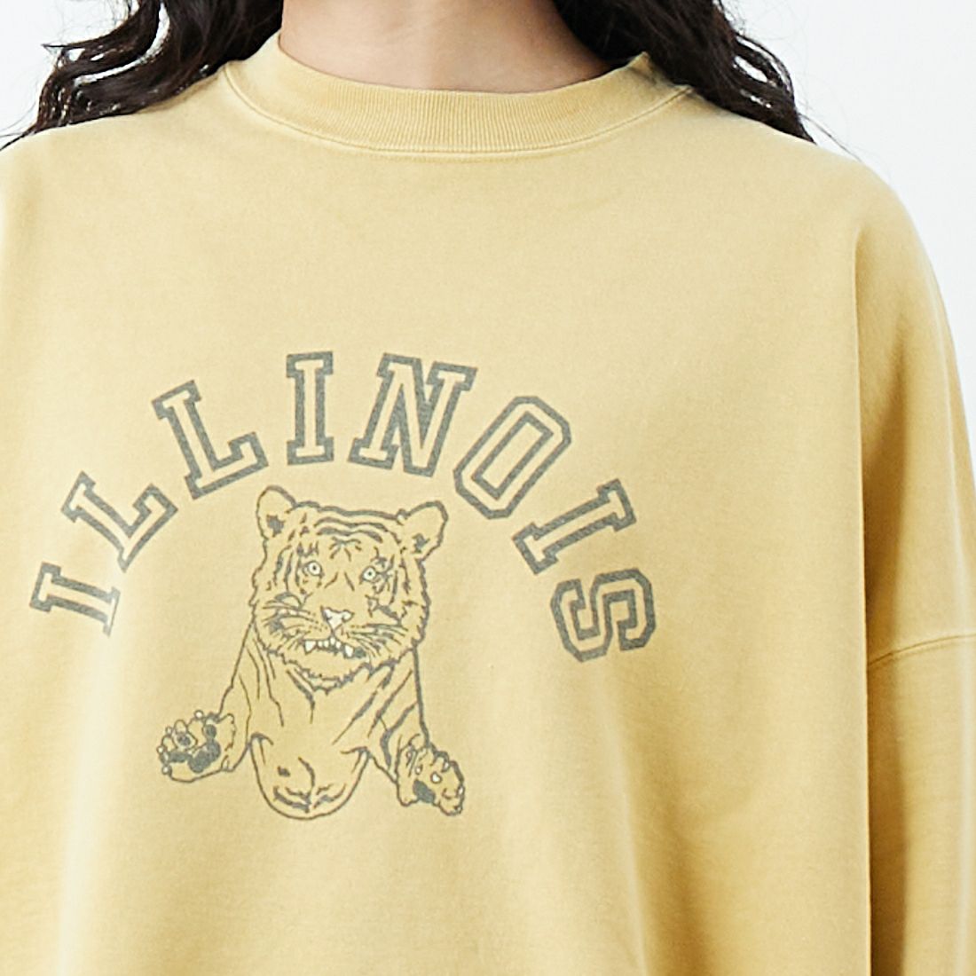 REMI RELIEF [レミレリーフ] 別注 SP加工 ダメージクルーネックスウェット [RN29373276-JF] MUSTARD &&モデル身長：162cm 着用サイズ：M&&