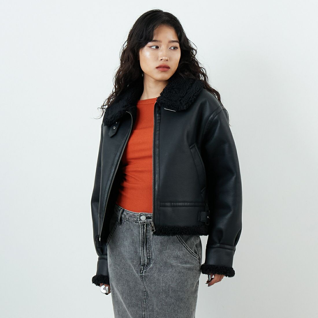 SLICK [スリック] シンセティックレザームートンB-3ジャケット [5111064] 700 BLACK &&モデル身長：162cm 着用サイズ：0&&