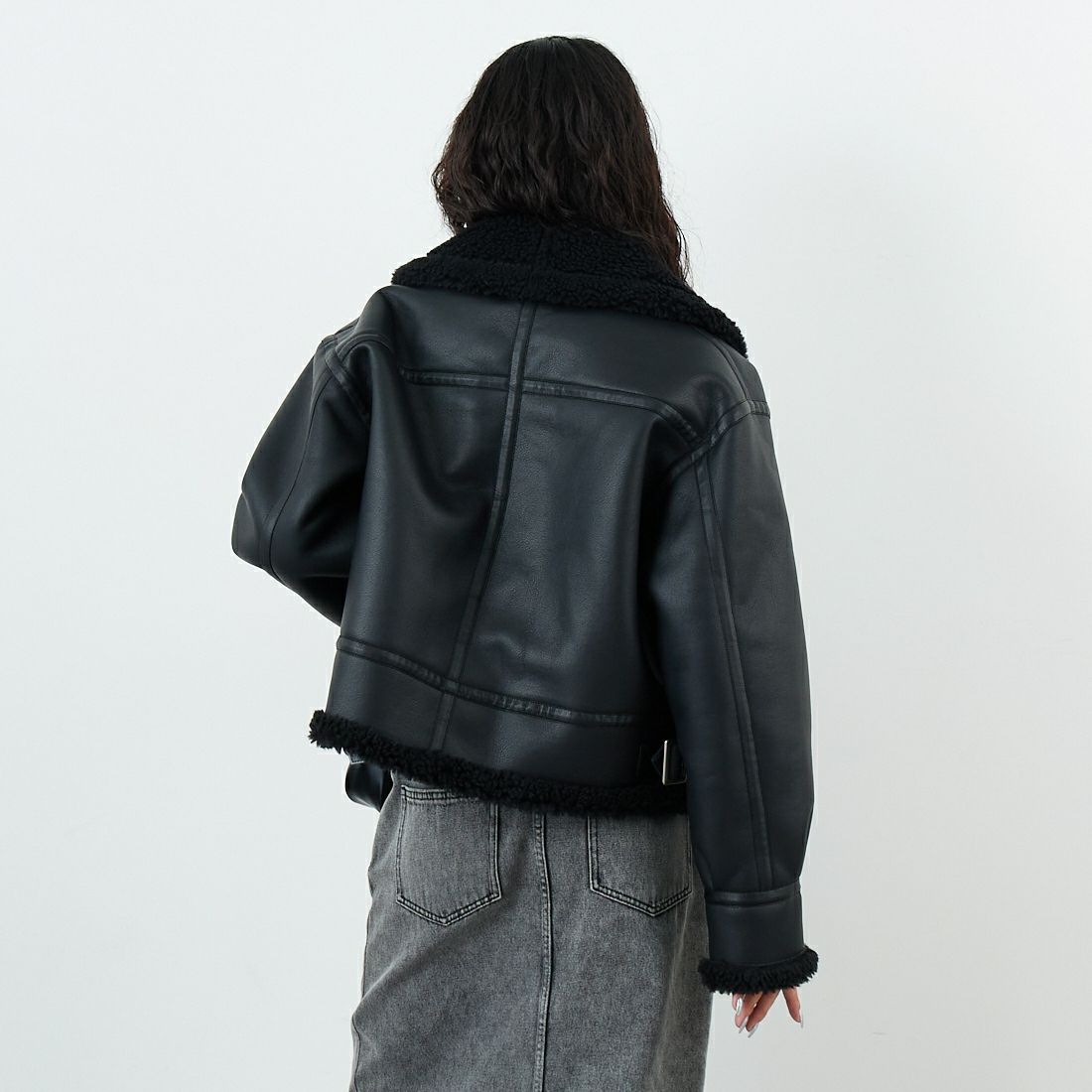 SLICK [スリック] シンセティックレザームートンB-3ジャケット [5111064] 700 BLACK &&モデル身長：162cm 着用サイズ：0&&