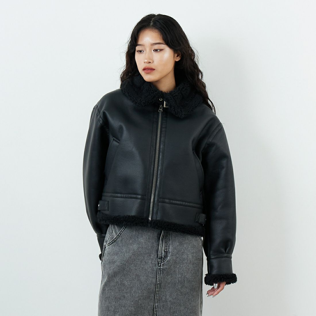 SLICK [スリック] シンセティックレザームートンB-3ジャケット [5111064] 700 BLACK &&モデル身長：162cm 着用サイズ：0&&