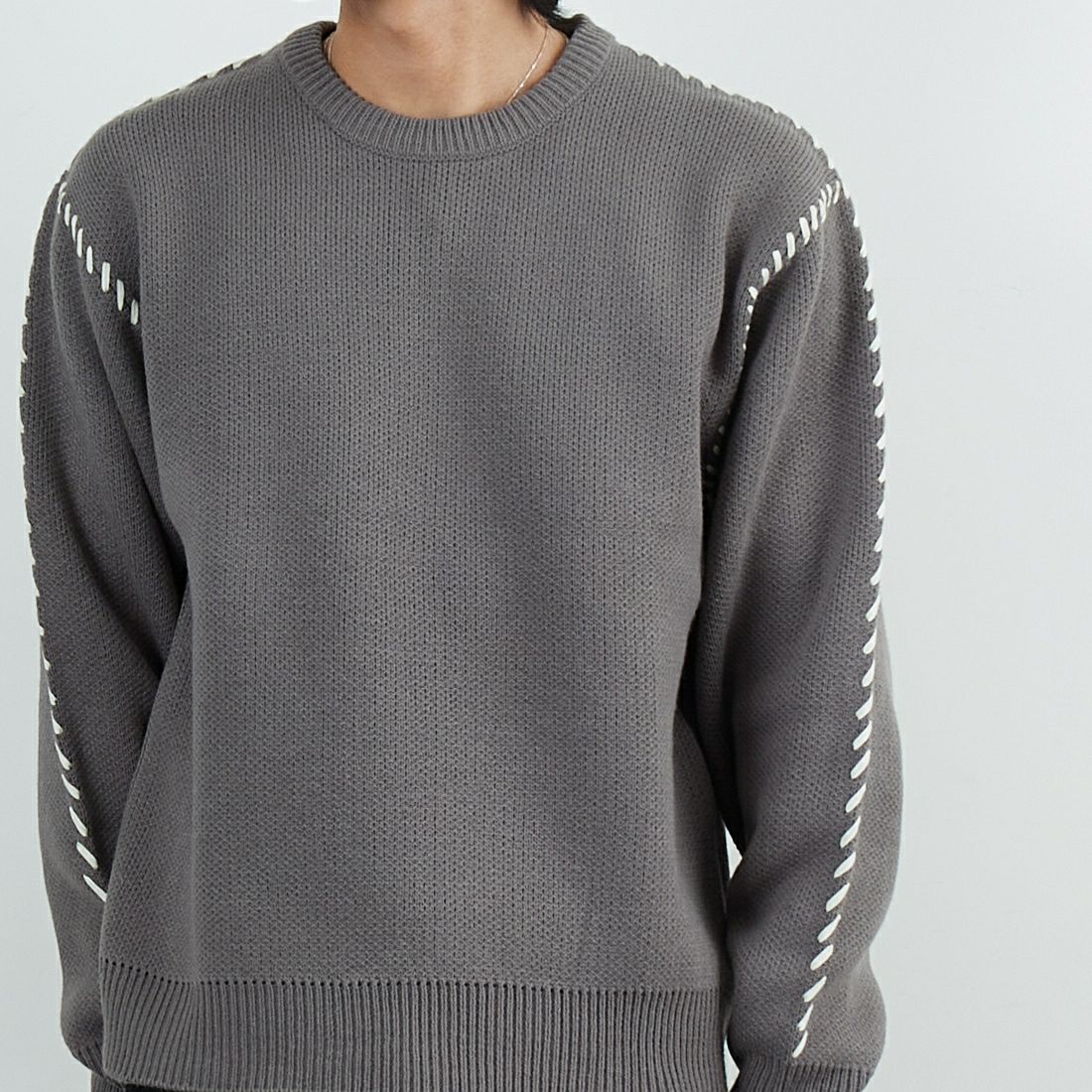 33Degrees [サーティスリーディグリーズ] ハンドステッチクルーネックニット [ND-25755014] 03 GREY &&モデル身長：179cm 着用サイズ：M&&