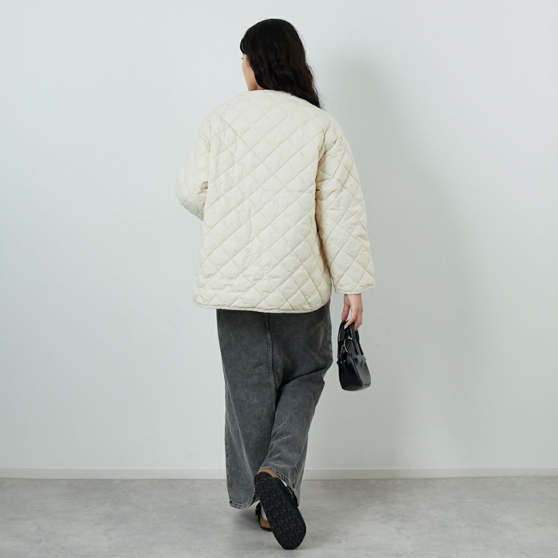 Gymphlex [ジムフレックス] キルトダウンカラーレスジャケット [GY-A0431NYM] OYSTER &&モデル身長：162cm 着用サイズ：14&&
