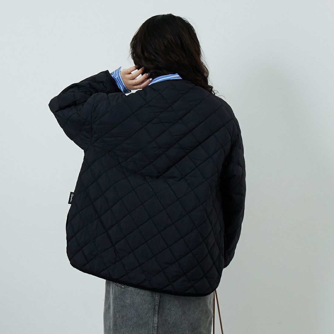 Gymphlex [ジムフレックス] キルトダウンカラーレスジャケット [GY-A0431NYM] BLACK &&モデル身長：162cm 着用サイズ：14&&