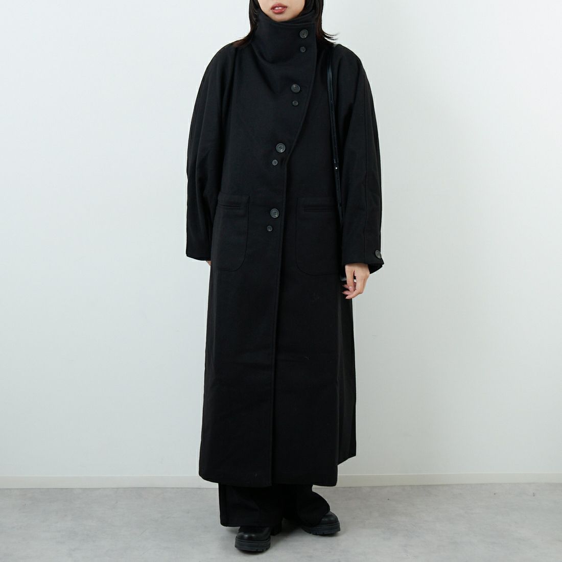 BLACK&&モデル身長：162cm 着用サイズ：F&&