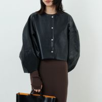 BLACK&&モデル身長：162cm 着用サイズ：F&&