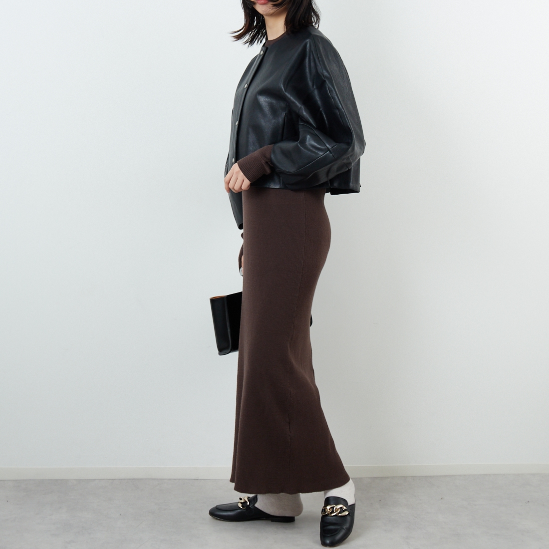 WILLFULLY [ウィルフリー] 2WAYボリュームスリーブ シンセティックレザーショートジャケット [2522-OU-16] BLACK &&モデル身長：162cm 着用サイズ：F&&