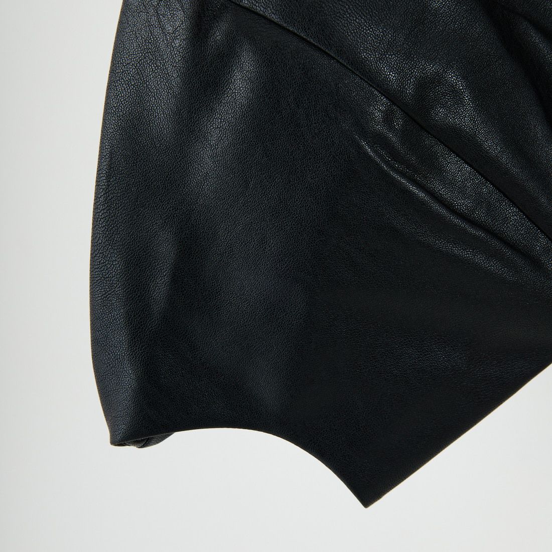 WILLFULLY [ウィルフリー] 2WAYボリュームスリーブ シンセティックレザーショートジャケット [2522-OU-16] BLACK