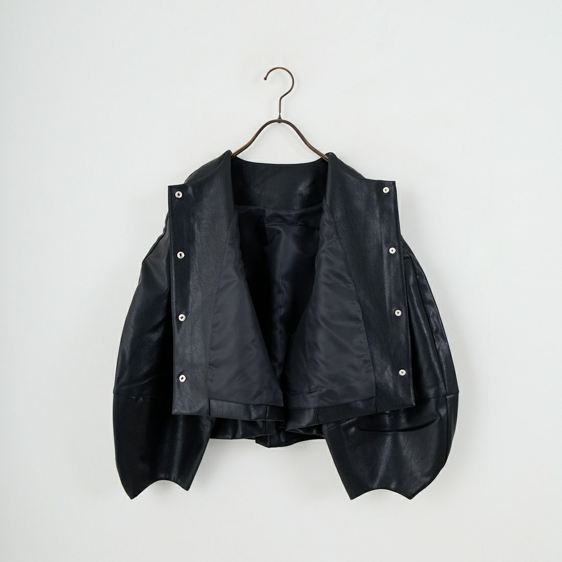 WILLFULLY [ウィルフリー] 2WAYボリュームスリーブ シンセティックレザーショートジャケット [2522-OU-16] BLACK