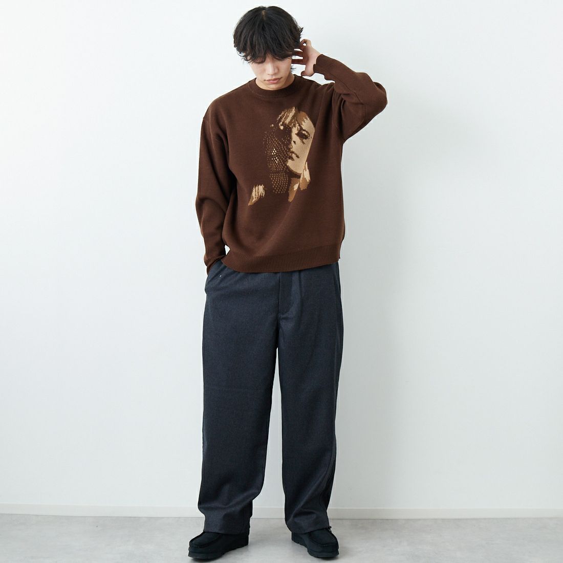 Noir Fabrik [ヌワールファブリック] 人物像柄ダブルジャガードニット [NF-254-097] B BRN/BEG &&モデル身長：179cm 着用サイズ：M&&