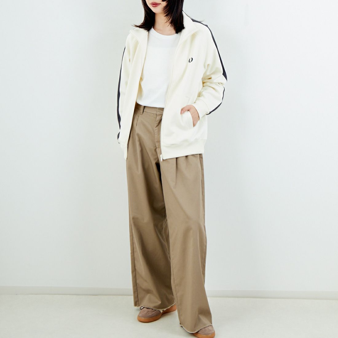 FRED PERRY [フレッドペリー] 別注 配色ライン トラックジャケット [FPM-25A-029JF] ECRU/ANCHO