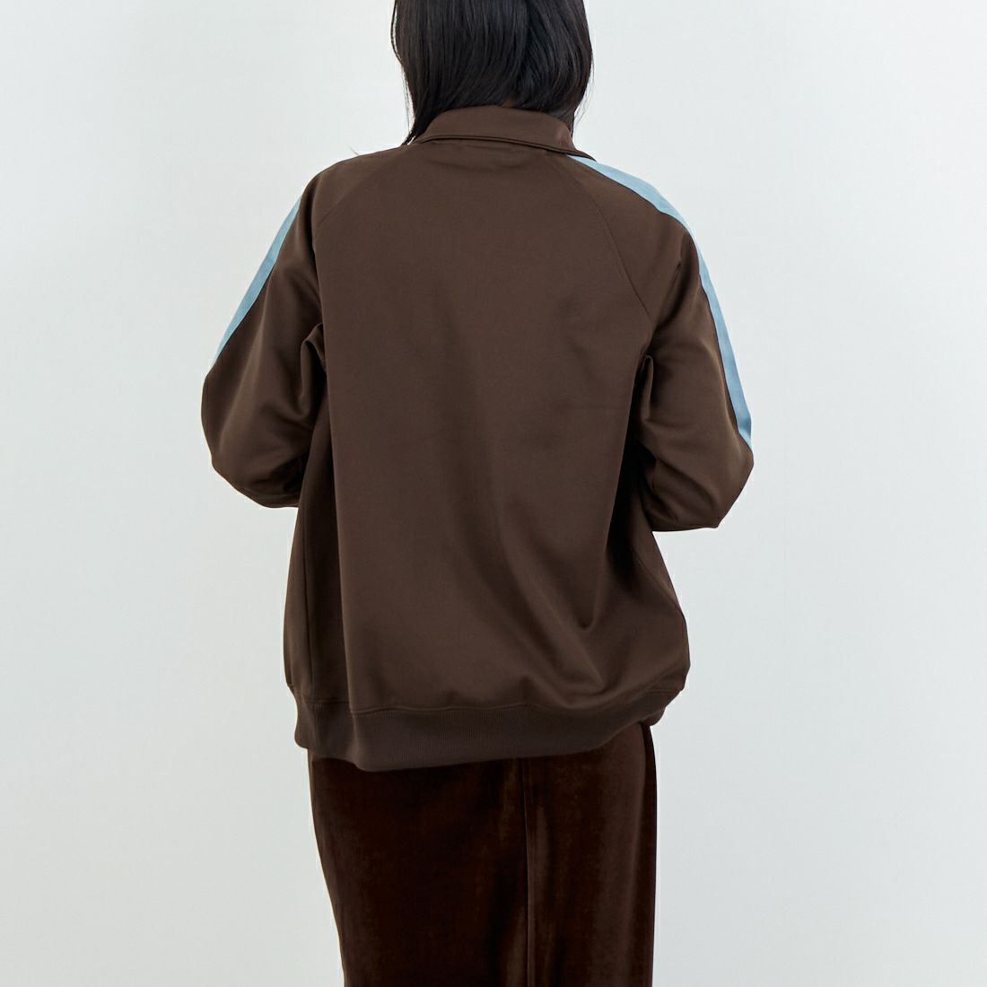 FRED PERRY [フレッドペリー] 別注 配色ライン トラックジャケット [FPM-25A-029JF] BURNT TOBA &&モデル身長：162cm 着用サイズ：S&&