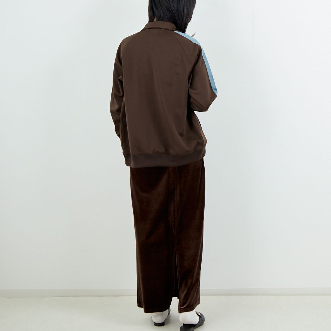 FRED PERRY [フレッドペリー] 別注 配色ライン トラックジャケット [FPM-25A-029JF] BURNT TOBA &&モデル身長：162cm 着用サイズ：S&&