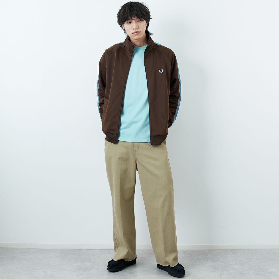 FRED PERRY [フレッドペリー] 別注 配色ライン トラックジャケット [FPM-25A-029JF] BURNT TOBA &&モデル身長：179cm 着用サイズ：L&&