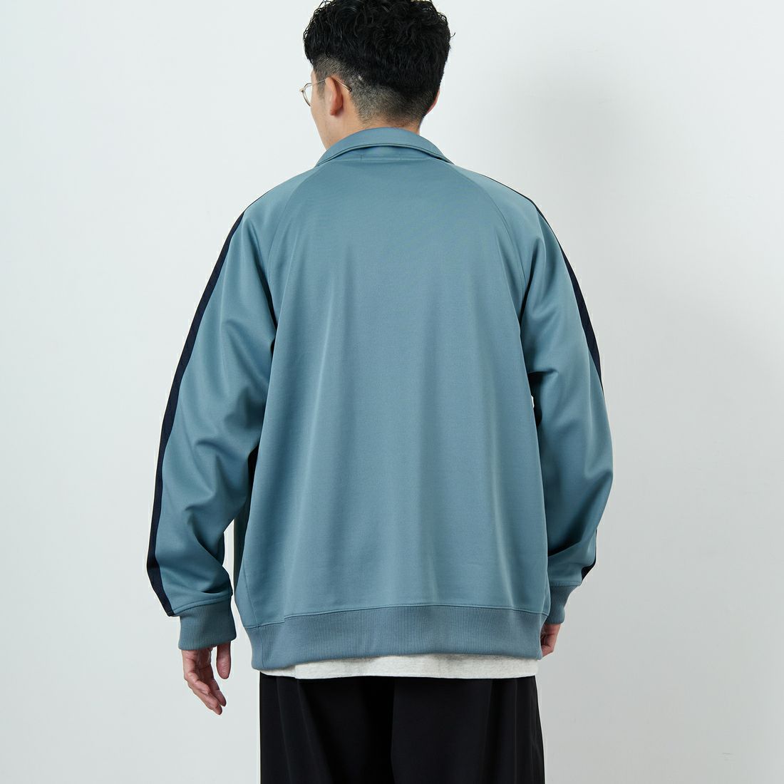 FRED PERRY [フレッドペリー] 別注 配色ライン トラックジャケット [FPM-25A-029JF] STOCKPORTB &&モデル身長：168cm 着用サイズ：L&&