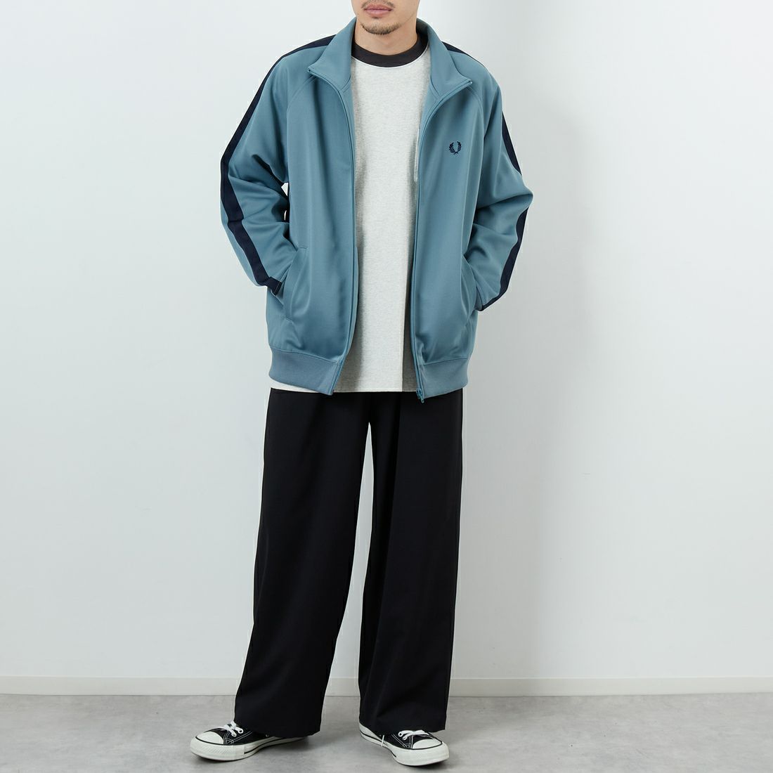FRED PERRY [フレッドペリー] 別注 配色ライン トラックジャケット [FPM-25A-029JF] STOCKPORTB &&モデル身長：168cm 着用サイズ：L&&