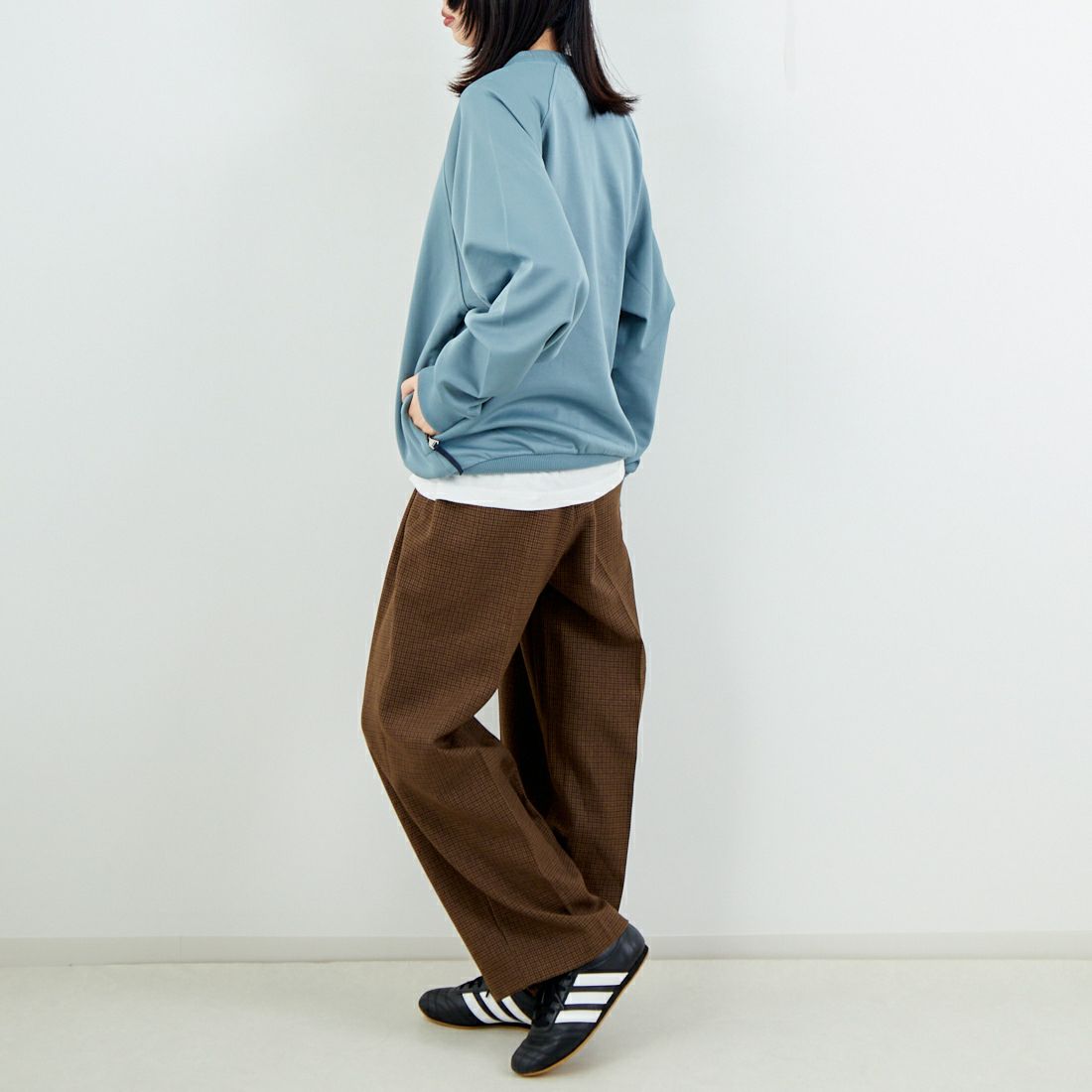 FRED PERRY [フレッドペリー] 別注 トラック クルーネックプルオーバー [FPM-25A-030JF] STOCKPORTB &&モデル身長：162cm 着用サイズ：S&&