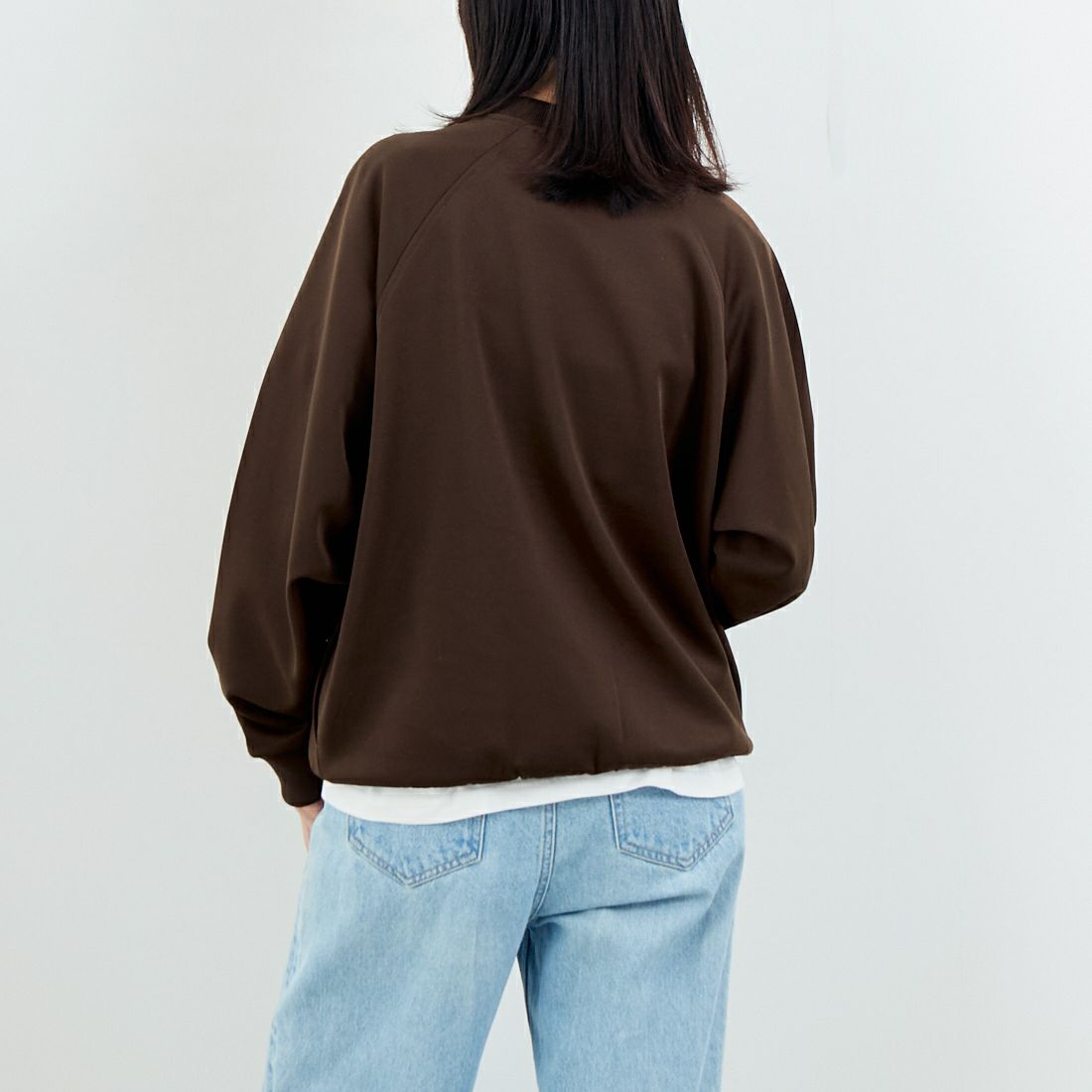 FRED PERRY [フレッドペリー] 別注 トラック クルーネックプルオーバー [FPM-25A-030JF] BURNT TOBA &&モデル身長：162cm 着用サイズ：S&&