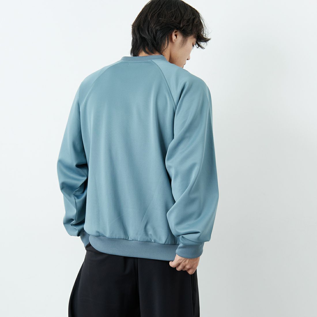 FRED PERRY [フレッドペリー] 別注 トラック クルーネックプルオーバー [FPM-25A-030JF] STOCKPORTB &&モデル身長：179cm 着用サイズ：L&&