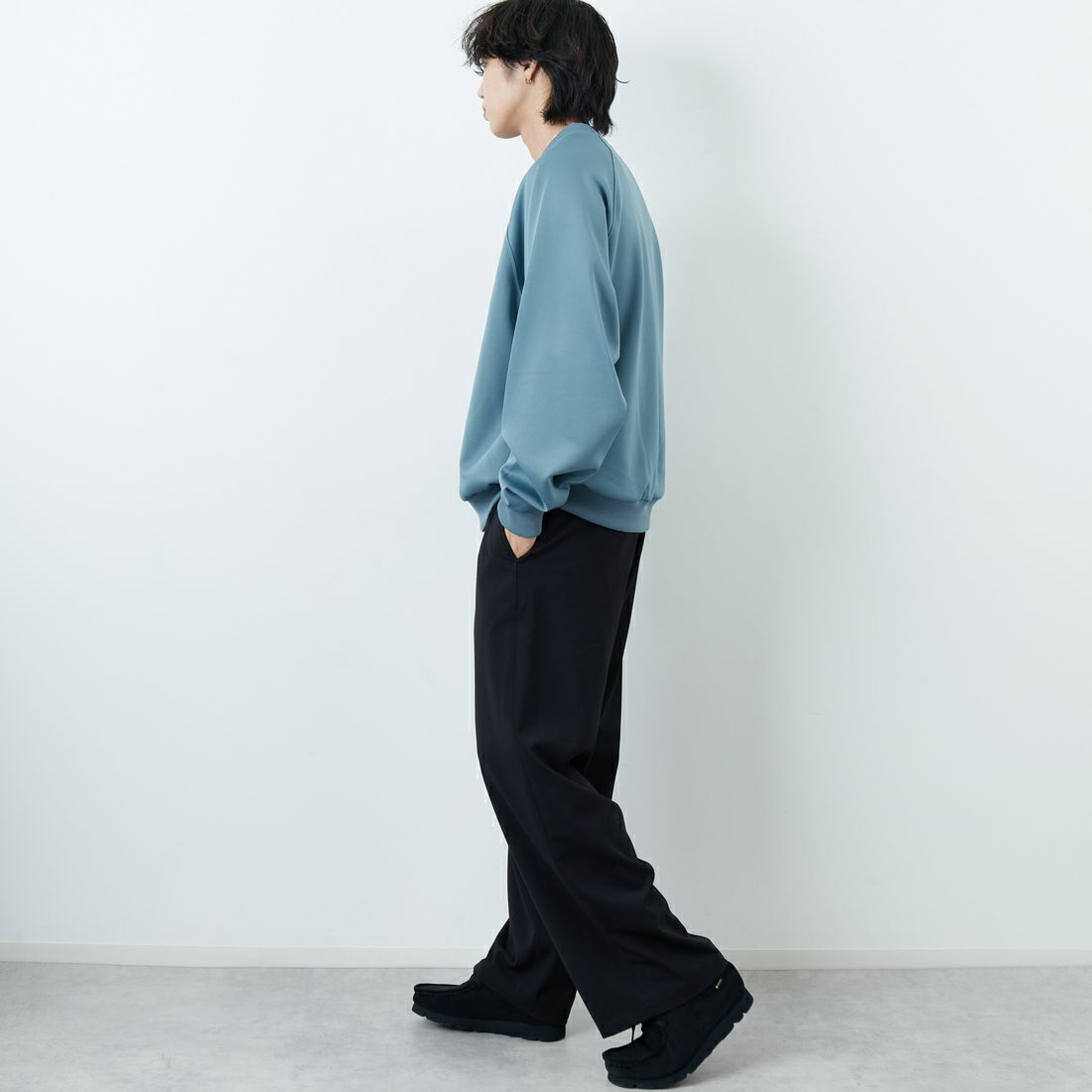 FRED PERRY [フレッドペリー] 別注 トラック クルーネックプルオーバー [FPM-25A-030JF] STOCKPORTB &&モデル身長：179cm 着用サイズ：L&&