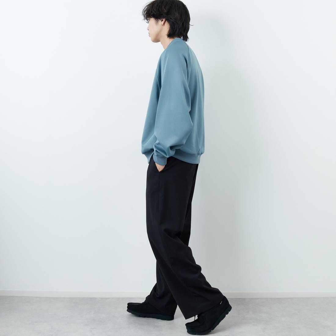 FRED PERRY [フレッドペリー] 別注 トラック クルーネックプルオーバー [FPM-25A-030JF] STOCKPORTB &&モデル身長：179cm 着用サイズ：L&&