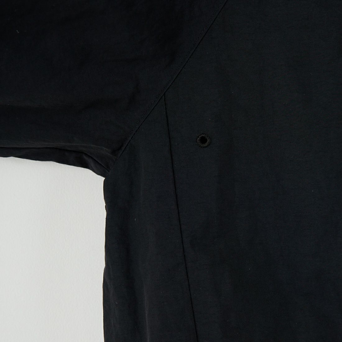 FRED PERRY [フレッドペリー] 別注 フード刺繍 ナイロンシェルジャケット [FPM-25A-031JF] BLACK/SHAD