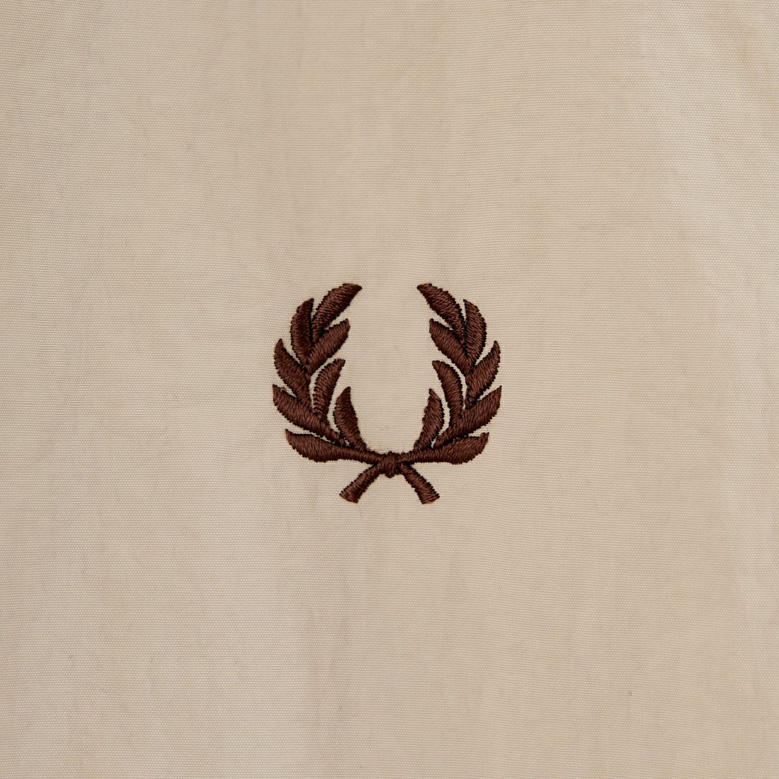 FRED PERRY [フレッドペリー] 別注 フード刺繍 ナイロンシェルジャケット [FPM-25A-031JF] WARM OAT/B