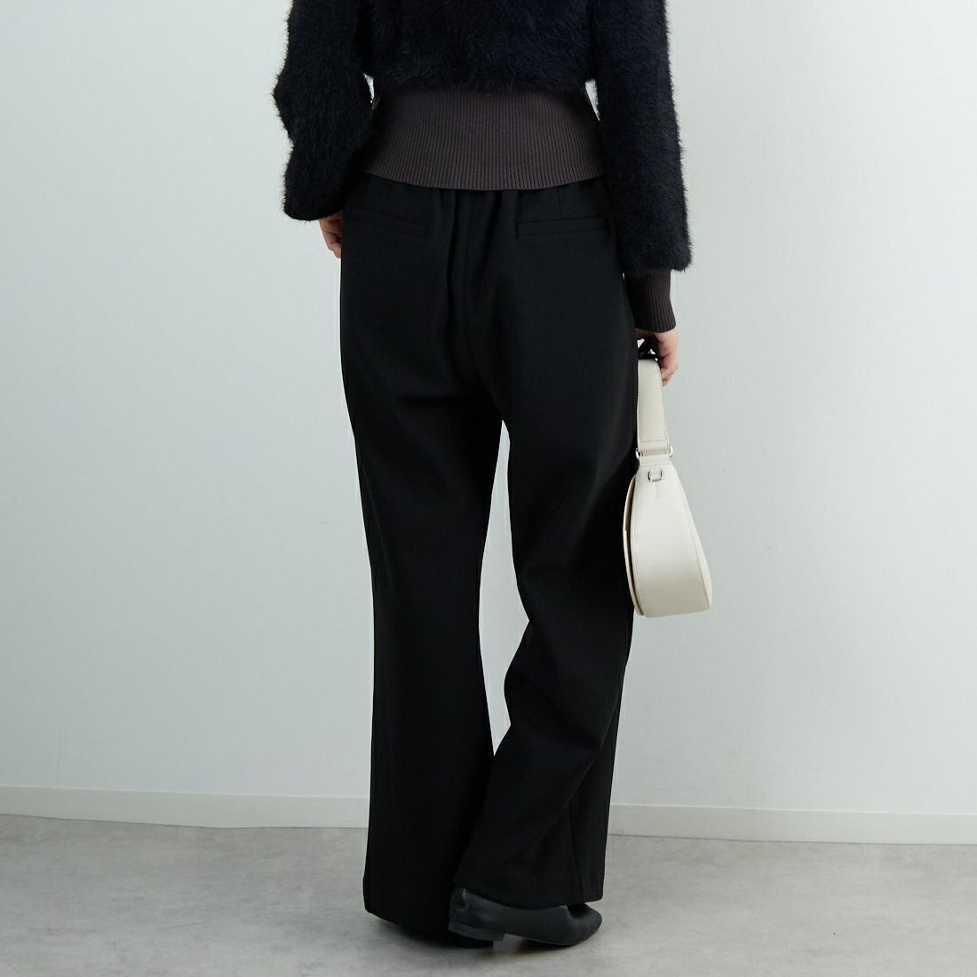 DIGNITE COLLIER [ディニテコリエ] 裏フリースワイドパンツ [80256341] 004 ﾌﾞﾗｯｸ &&モデル身長：162cm 着用サイズ：F&&