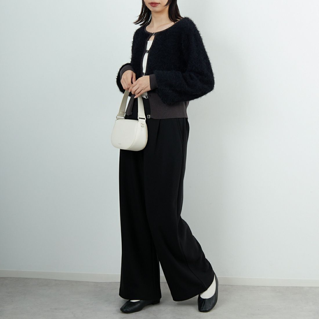 DIGNITE COLLIER [ディニテコリエ] 裏フリースワイドパンツ [80256341] 004 ﾌﾞﾗｯｸ &&モデル身長：162cm 着用サイズ：F&&