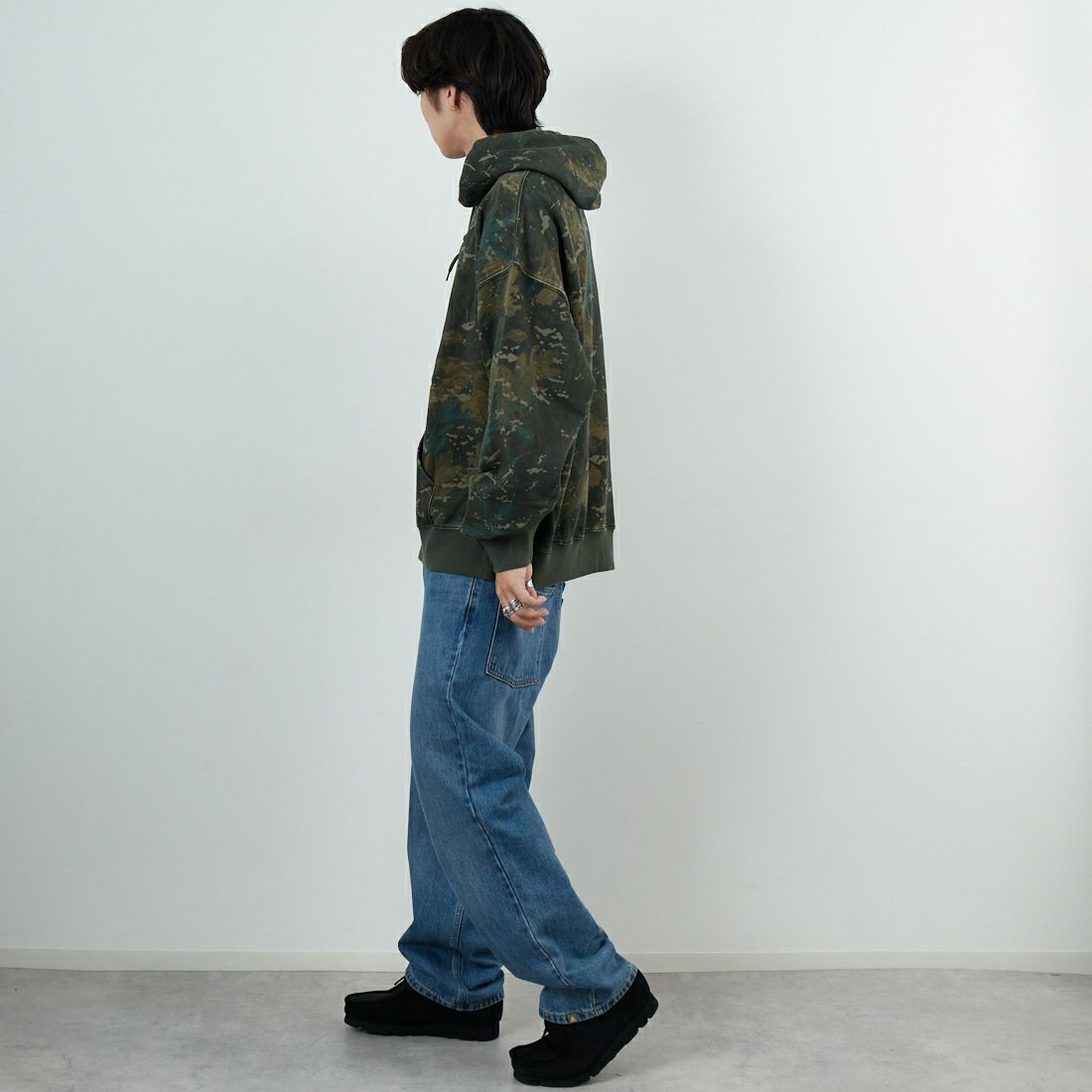 carhartt WIP [カーハートダブリューアイピー] カモ柄フーデッドベントンスウェットシャツ [I034589] CAMO COMBI &&モデル身長：179cm 着用サイズ：L&&