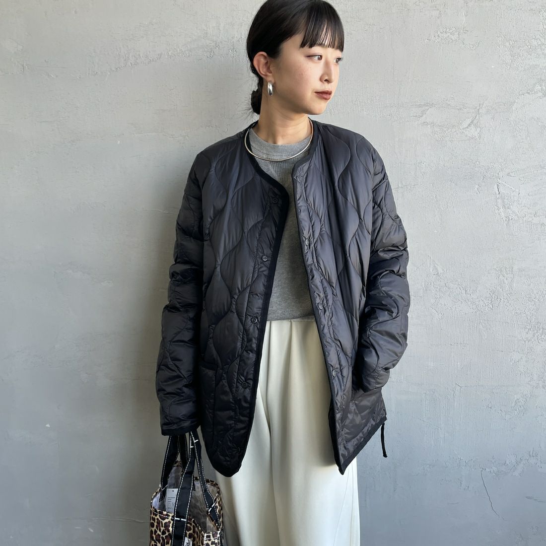 TAION [タイオン] 別注 リバーシブル ライトダウンジャケット [TAION-JF001] BLACK &&モデル身長：150cm 着用サイズ：S&&