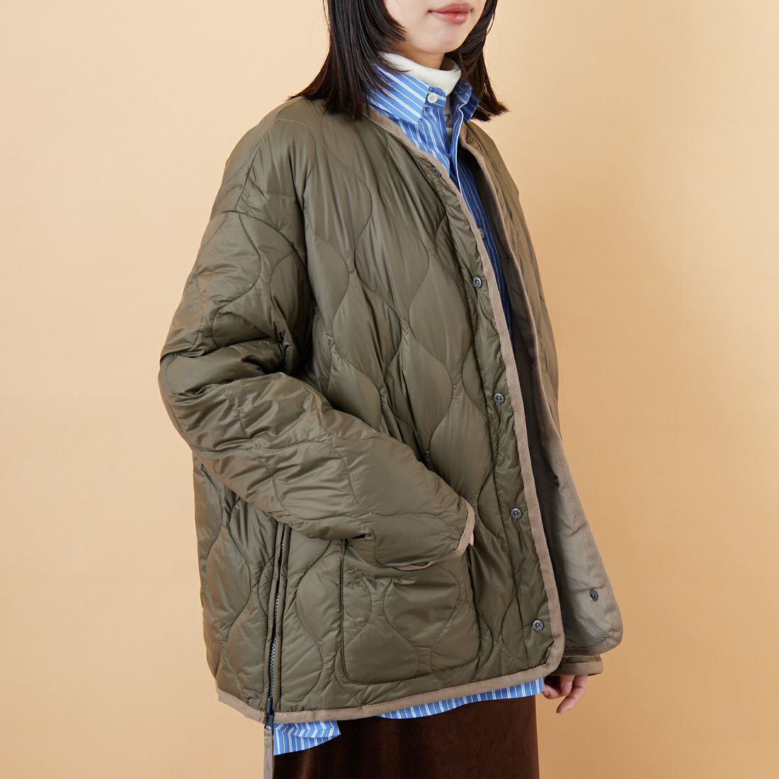 TAION [タイオン] 別注 リバーシブル ライトダウンジャケット [TAION-JF001] KHAKI &&モデル身長：162cm 着用サイズ：S&&